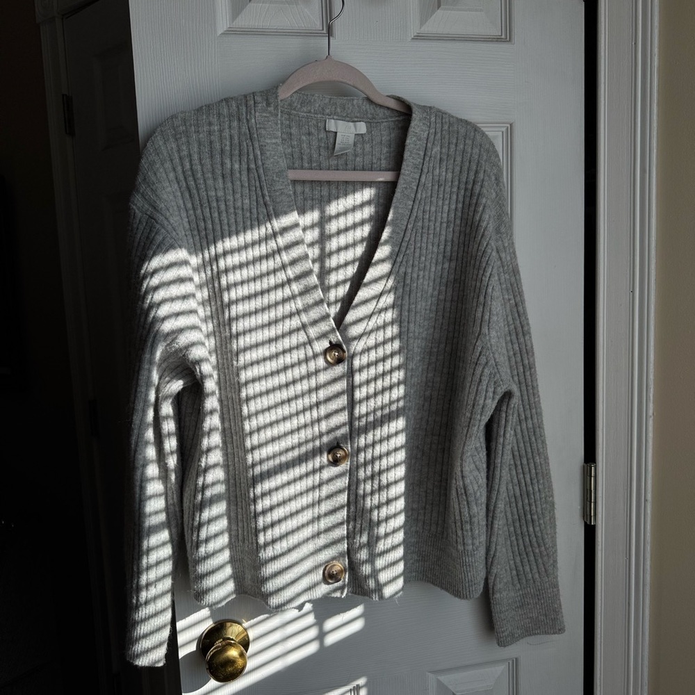 h&m grey ribbed button up v neck cardigan sweater
